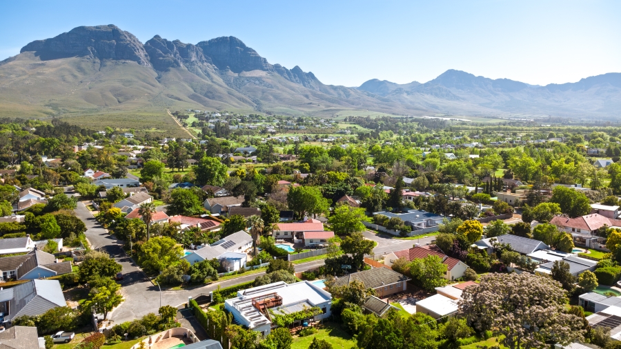 4 Bedroom Property for Sale in Morningside Western Cape